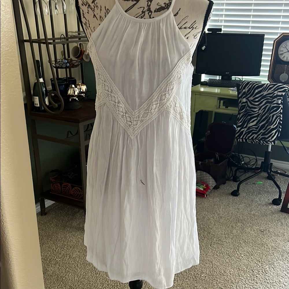 White Sleeveless Dress
